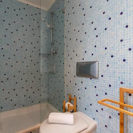 By Gt House * Sesimbra