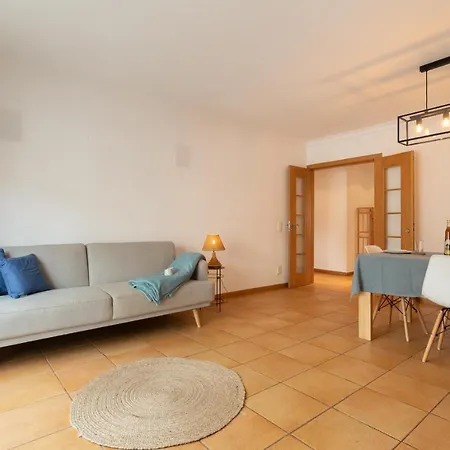 By Gt House * Sesimbra