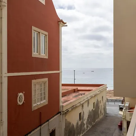 By Gt House アパート