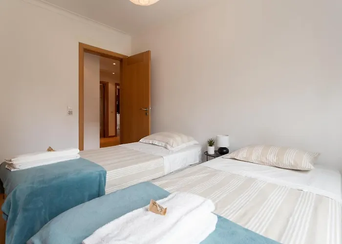 By Gt House * Sesimbra