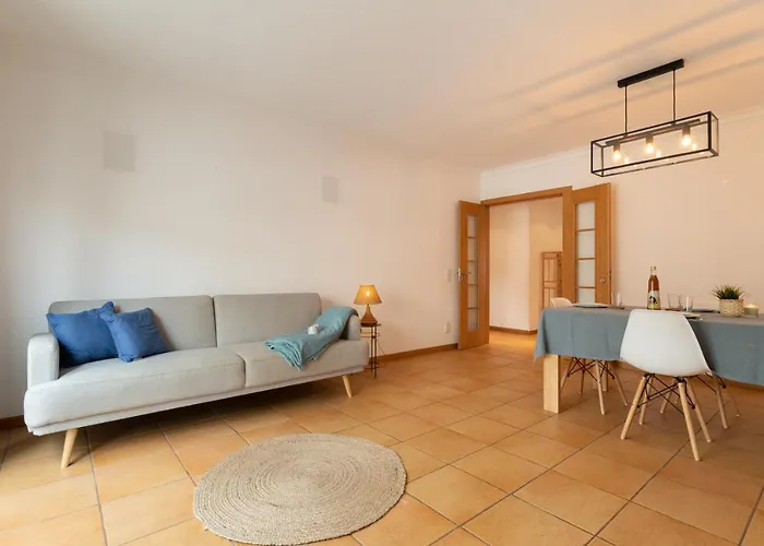 By Gt House * Sesimbra