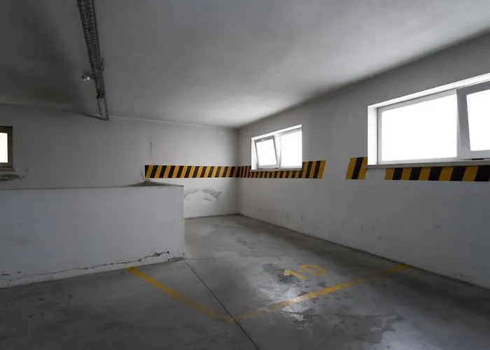 By Gt House
